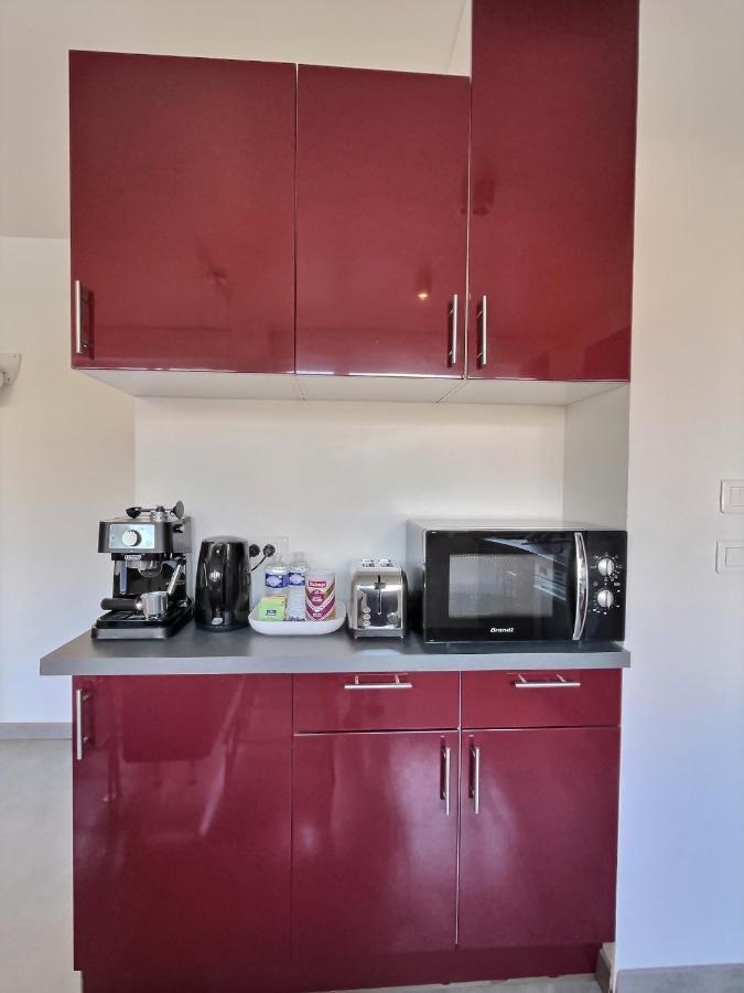 "Magic Red" De Miss.K Conciergerie Apartment Macon Bagian luar foto
