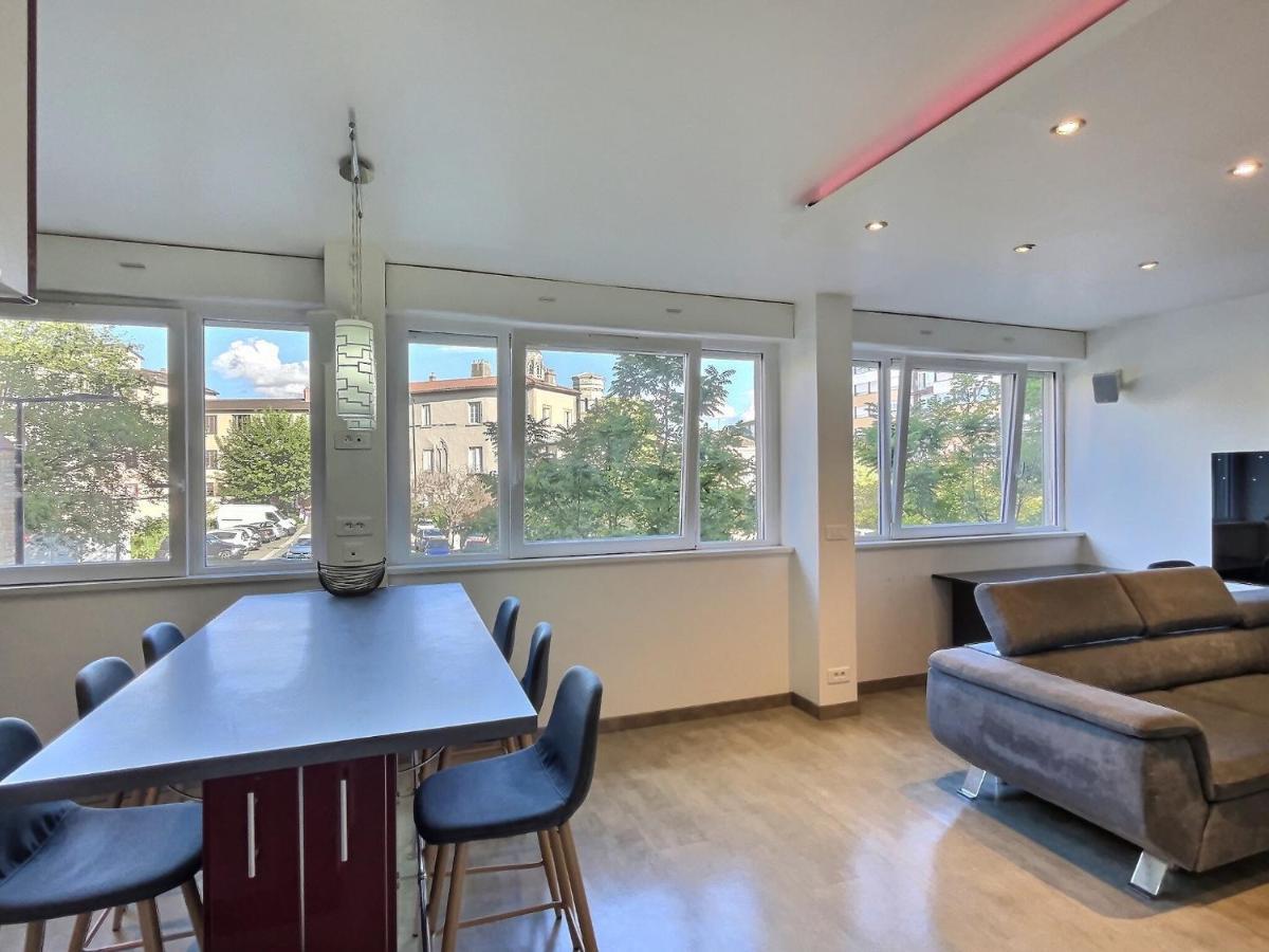 "Magic Red" De Miss.K Conciergerie Apartment Macon Bagian luar foto
