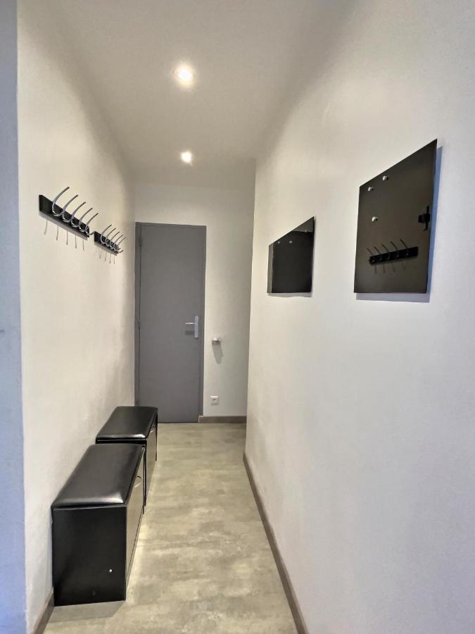 "Magic Red" De Miss.K Conciergerie Apartment Macon Bagian luar foto